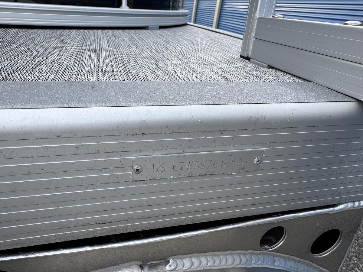 2026 Bennington 22 SSR-Tritoon