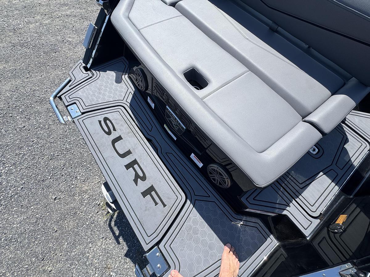 2026 Cobalt R4 Surf