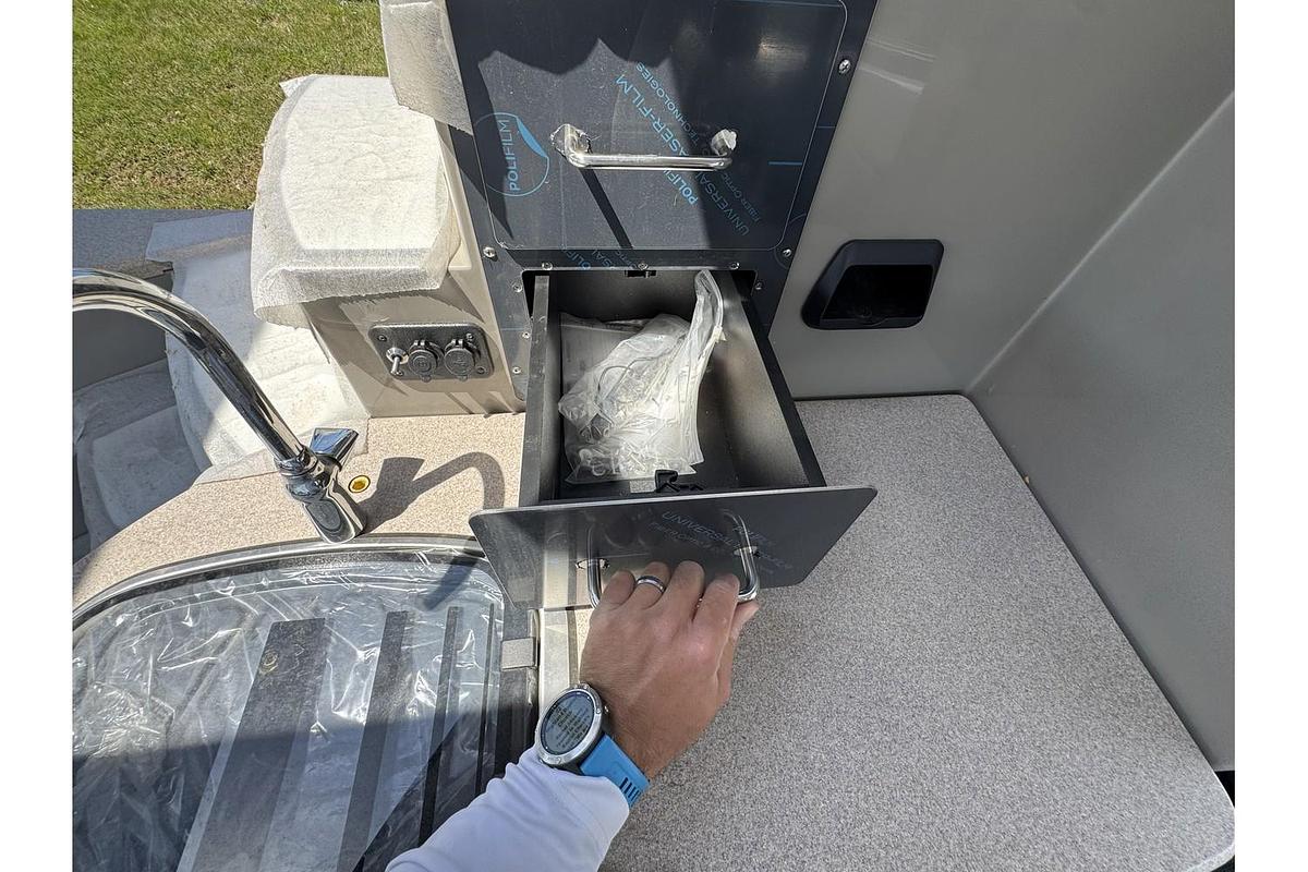 2025 Premier Escalante 330