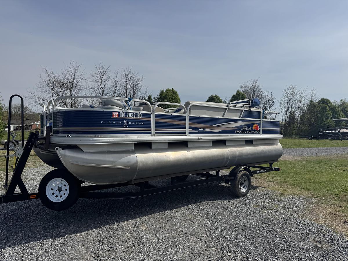 Used Sun Tracker 20 DLX Fishing Barge