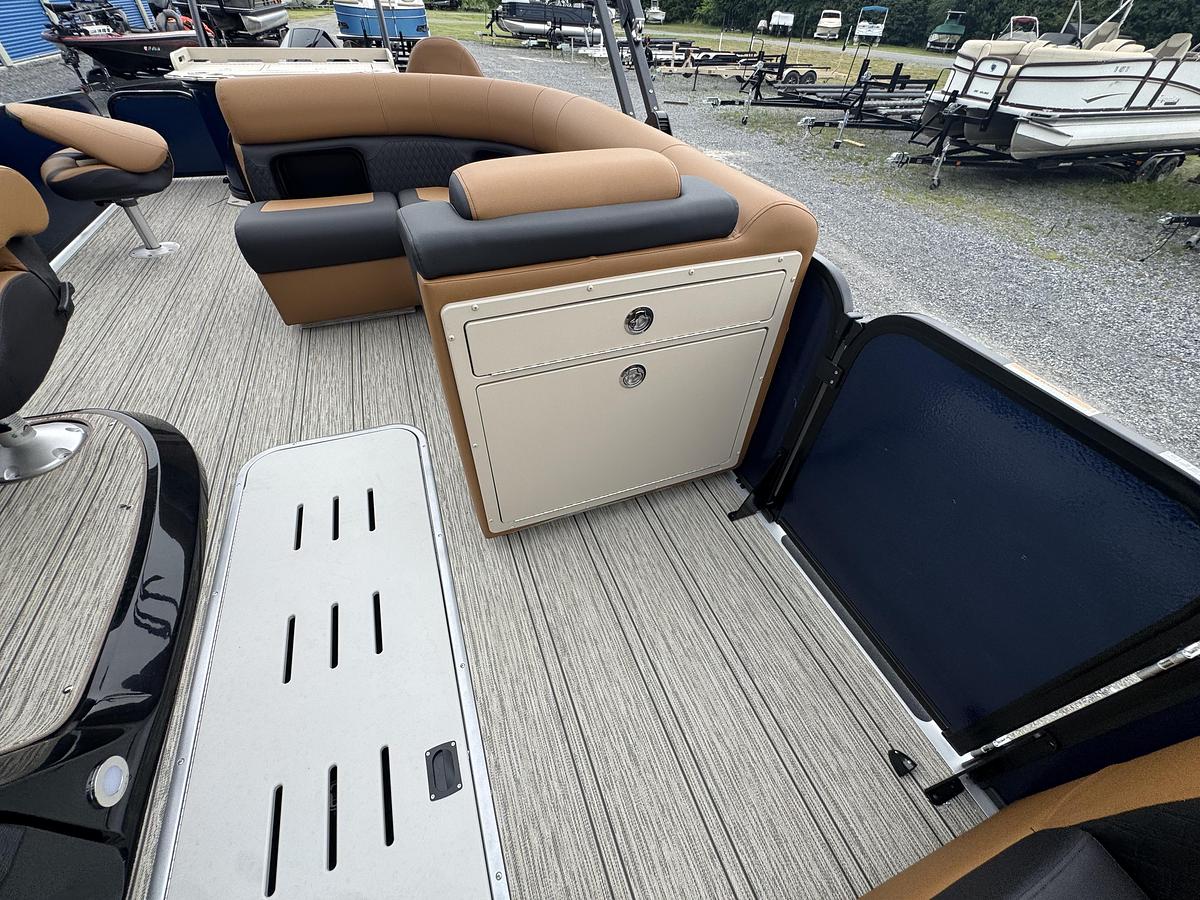 2026 Premier 230 SunSation Angler