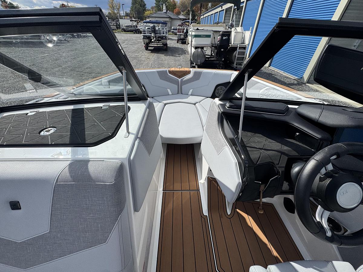 Used 2025 Nautique Super Air GS22