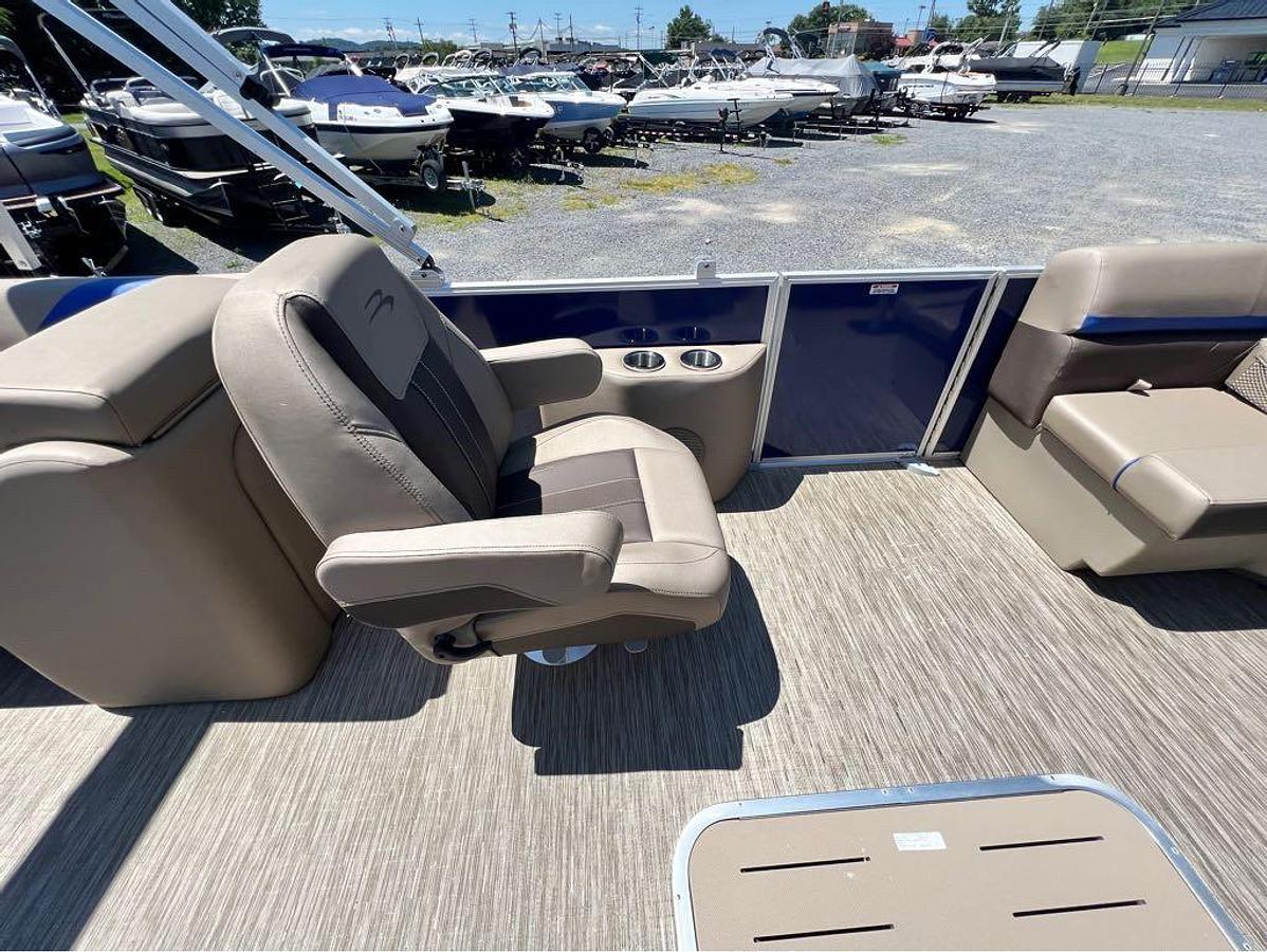 Used 2023 Bennington 21 SXSR