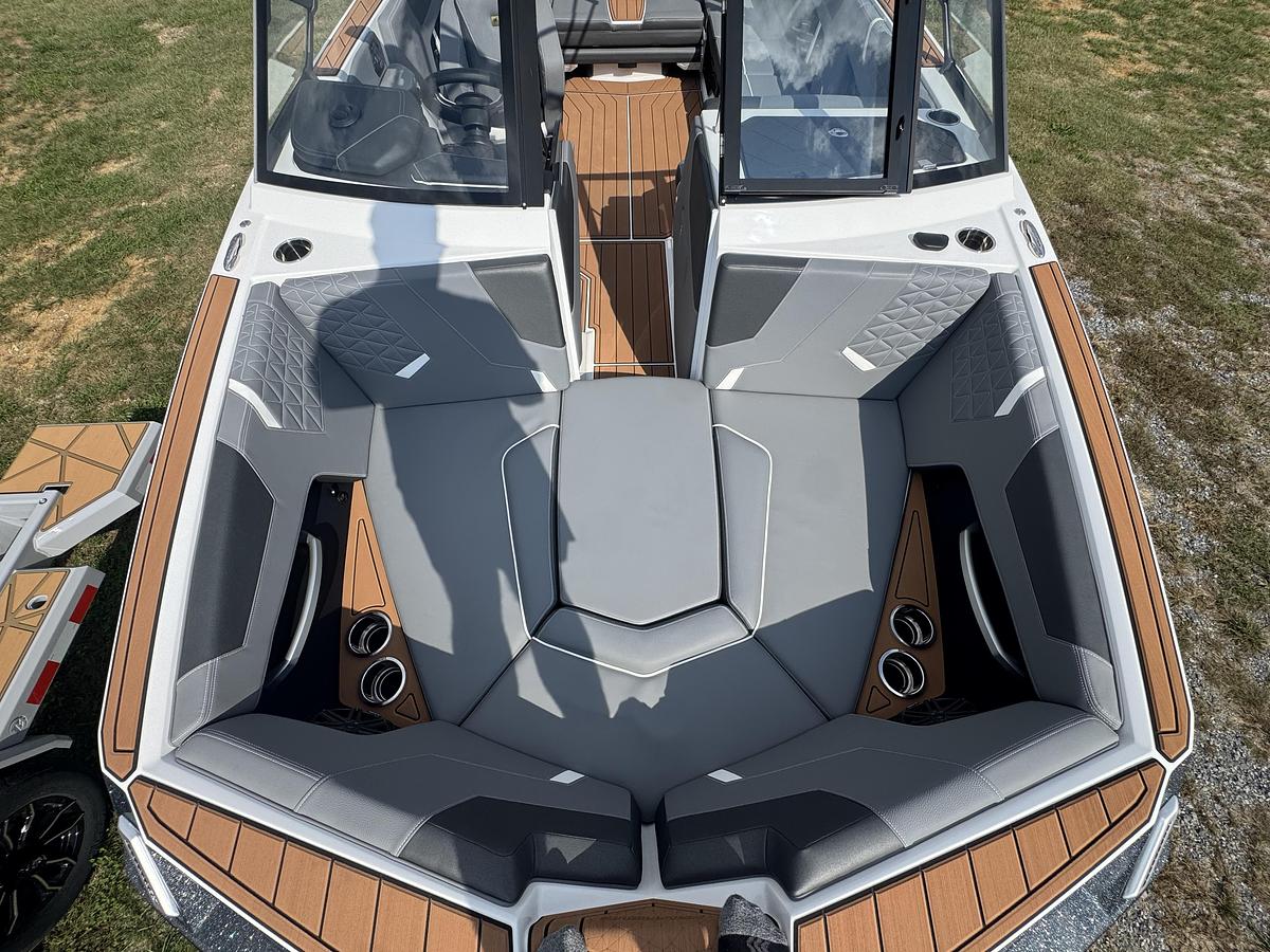 2027 Nautique Super Air GS22