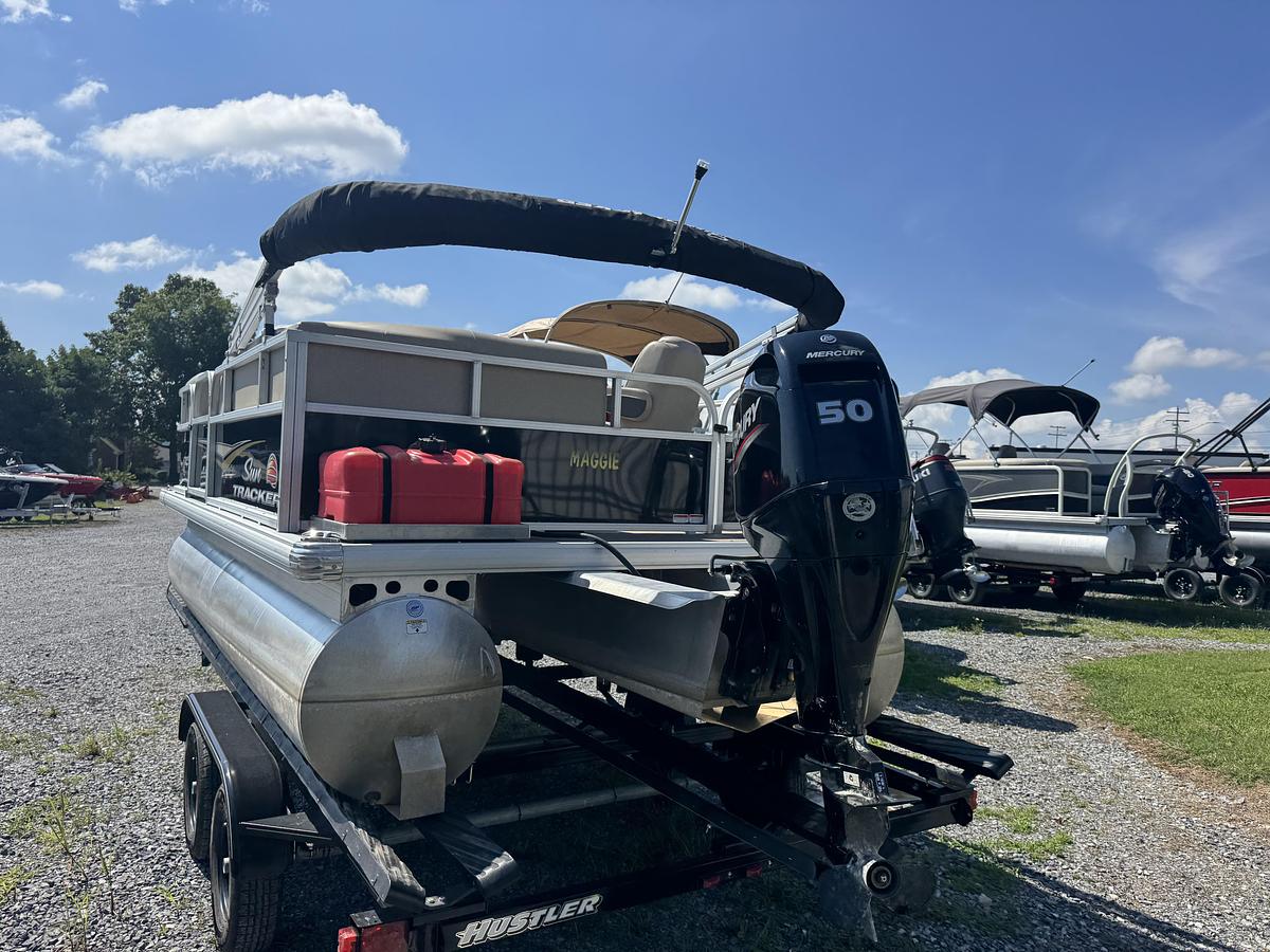 Used 2024 Sun Tracker Party Barge 16 DLX