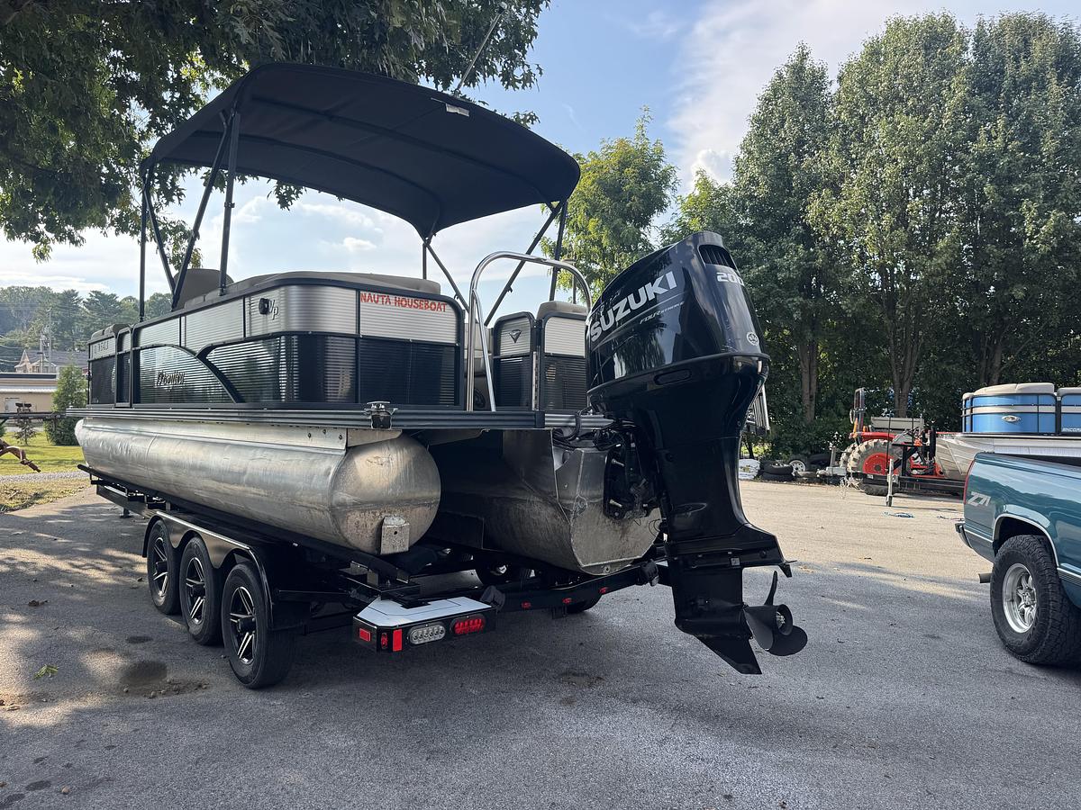 Used 2022 Manitou 23 Aurora LE RF VP II