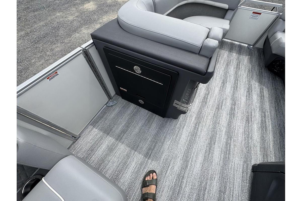 2025 Bennington M Series 22 ML