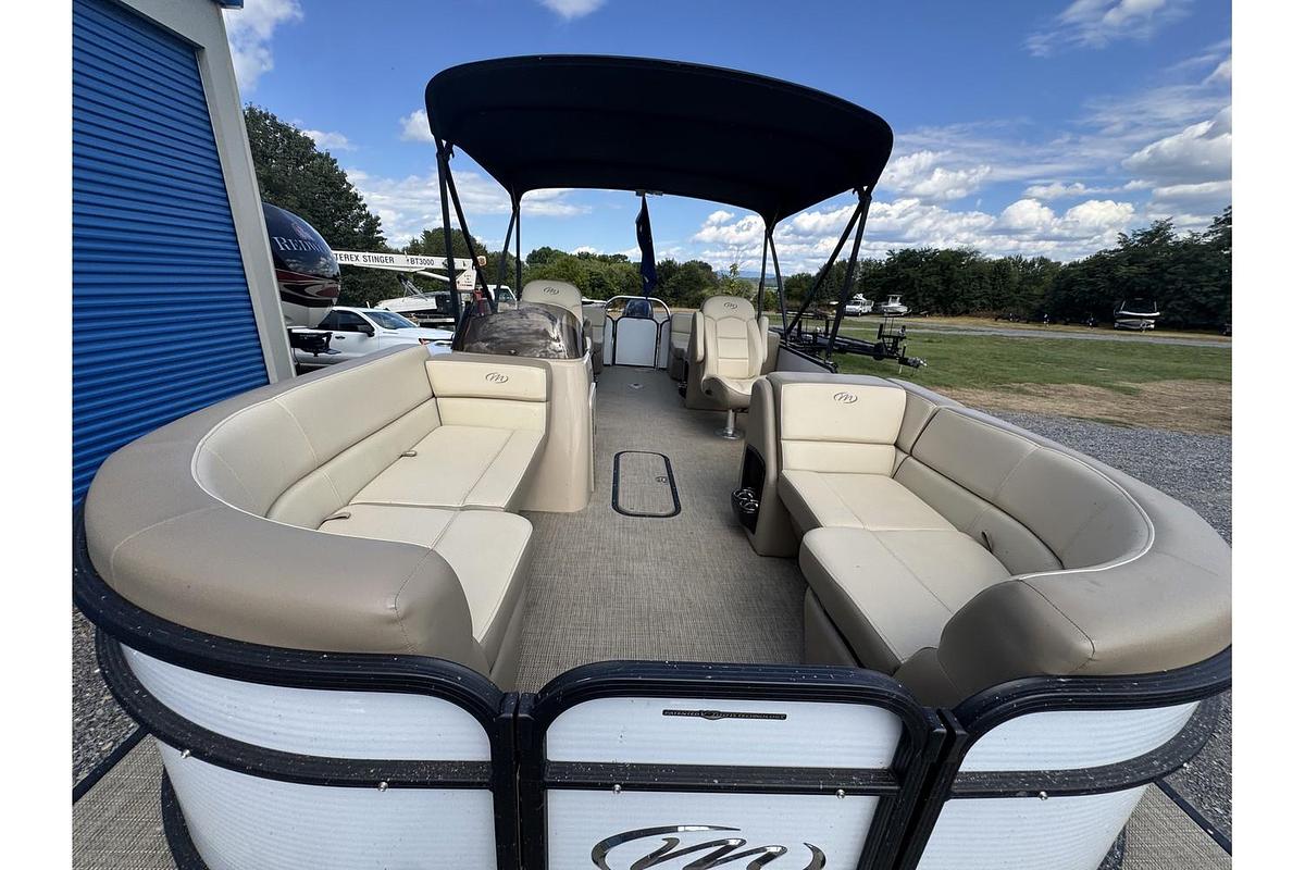 Used 2022 Manitou 23 Aurora LE RF VP II