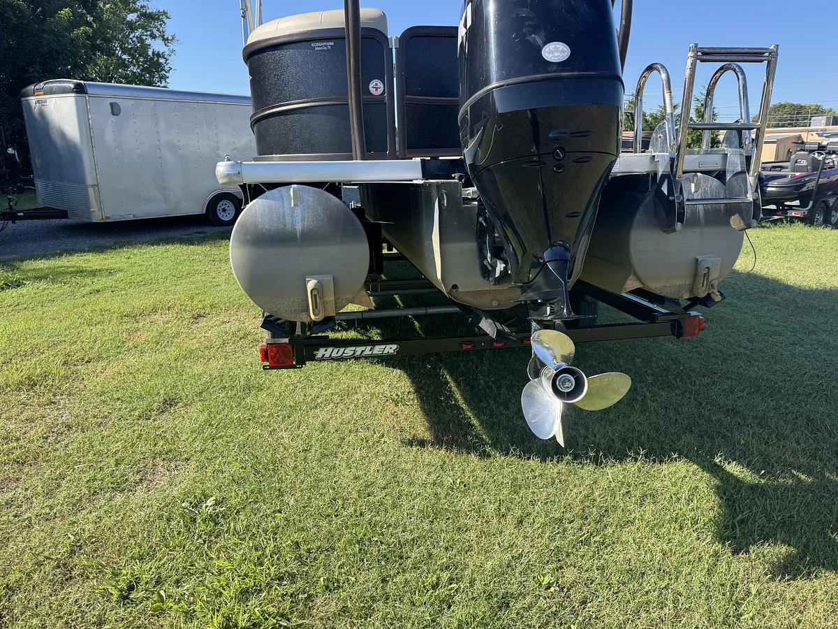 Used 2020 Premier 220 SunSpree RF