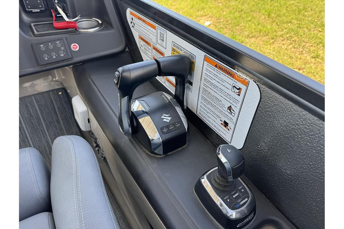 2025 Premier Escalante 330