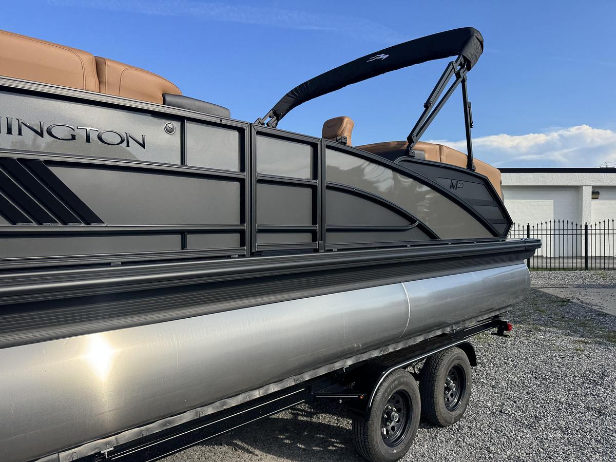 2027 Bennington 22 MFB