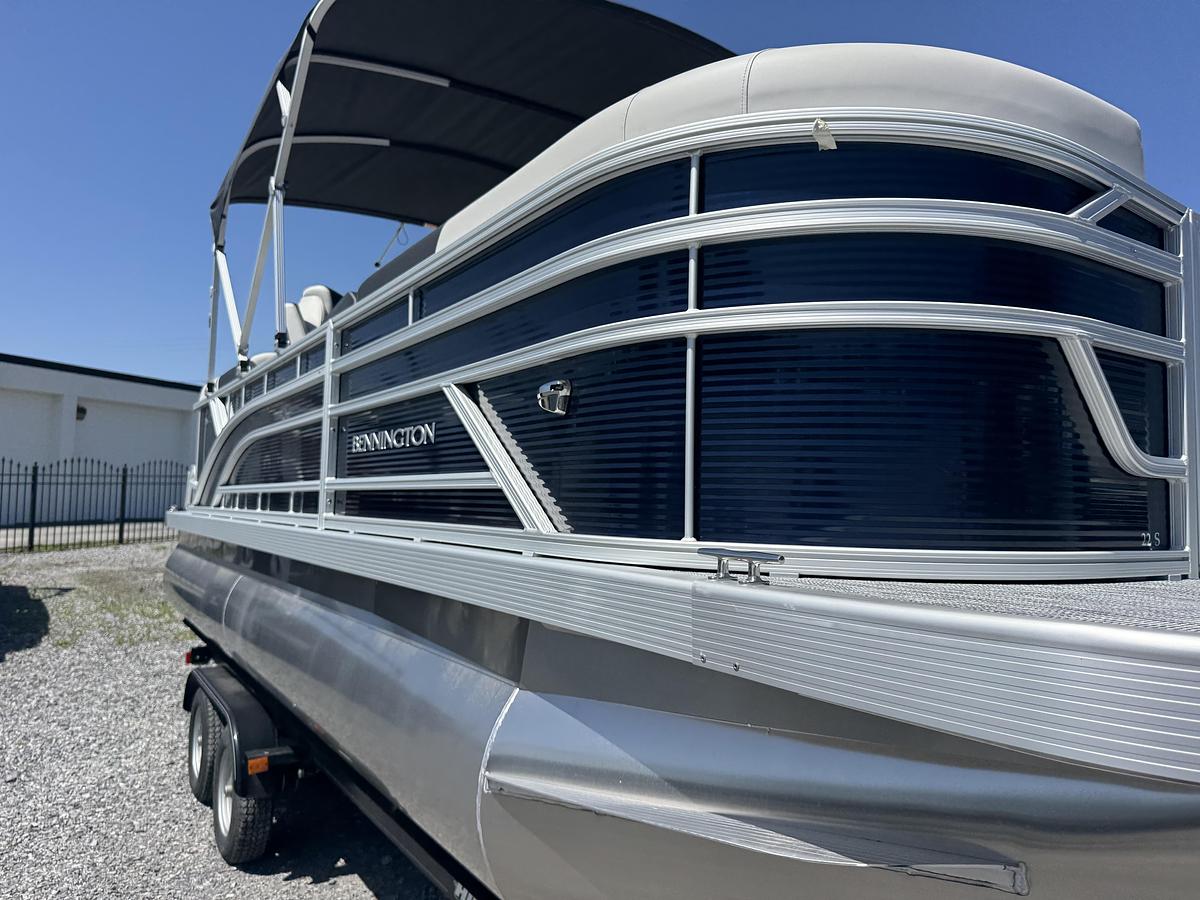 2026 Bennington 22 SSR - Tritoon