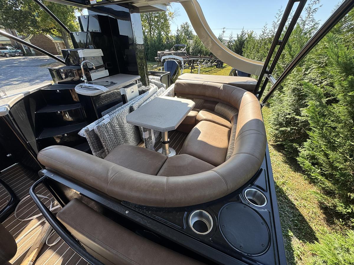 2027 Premier 330 Escalante