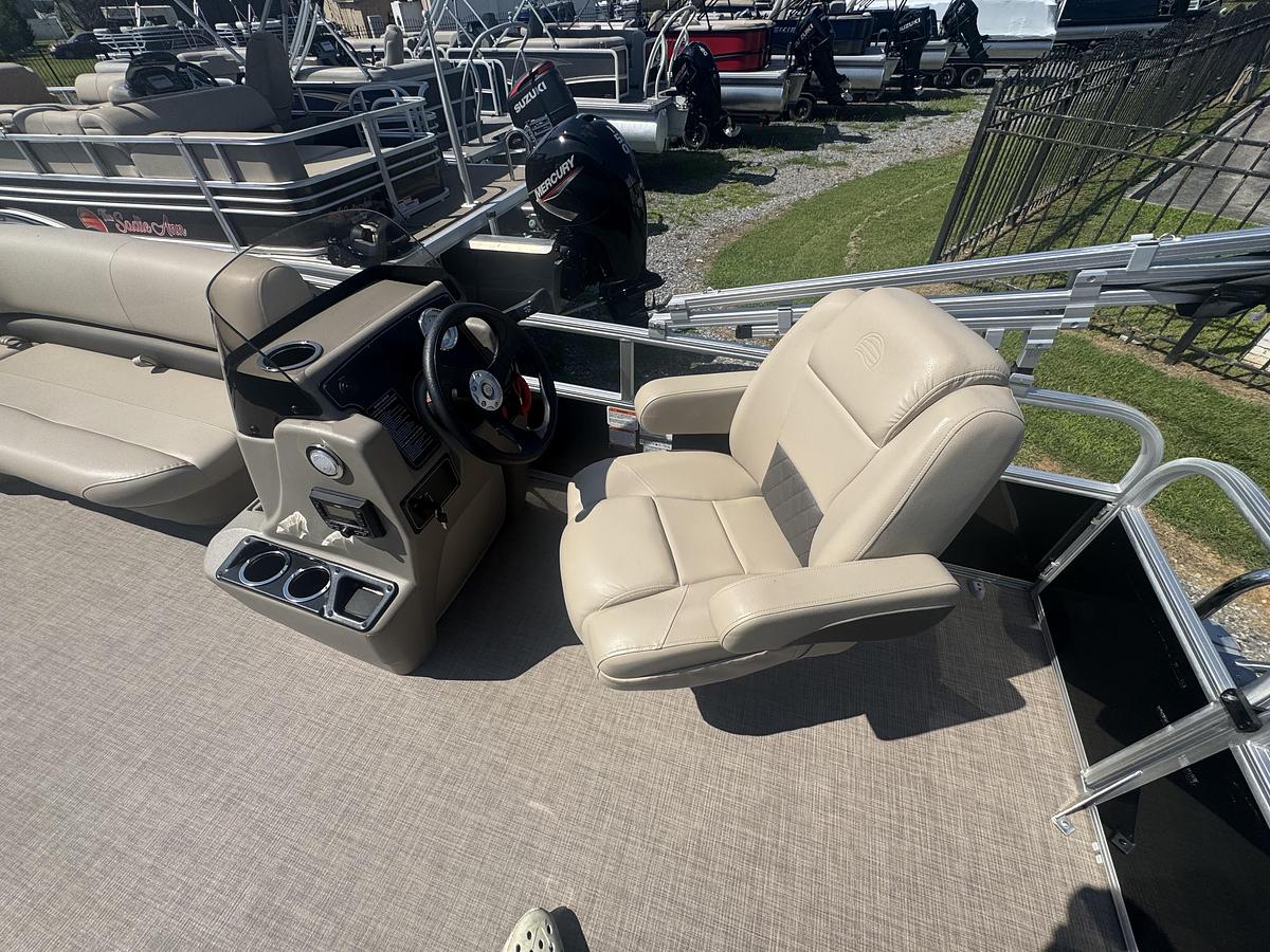 Used 2024 Sun Tracker Party Barge 16 DLX