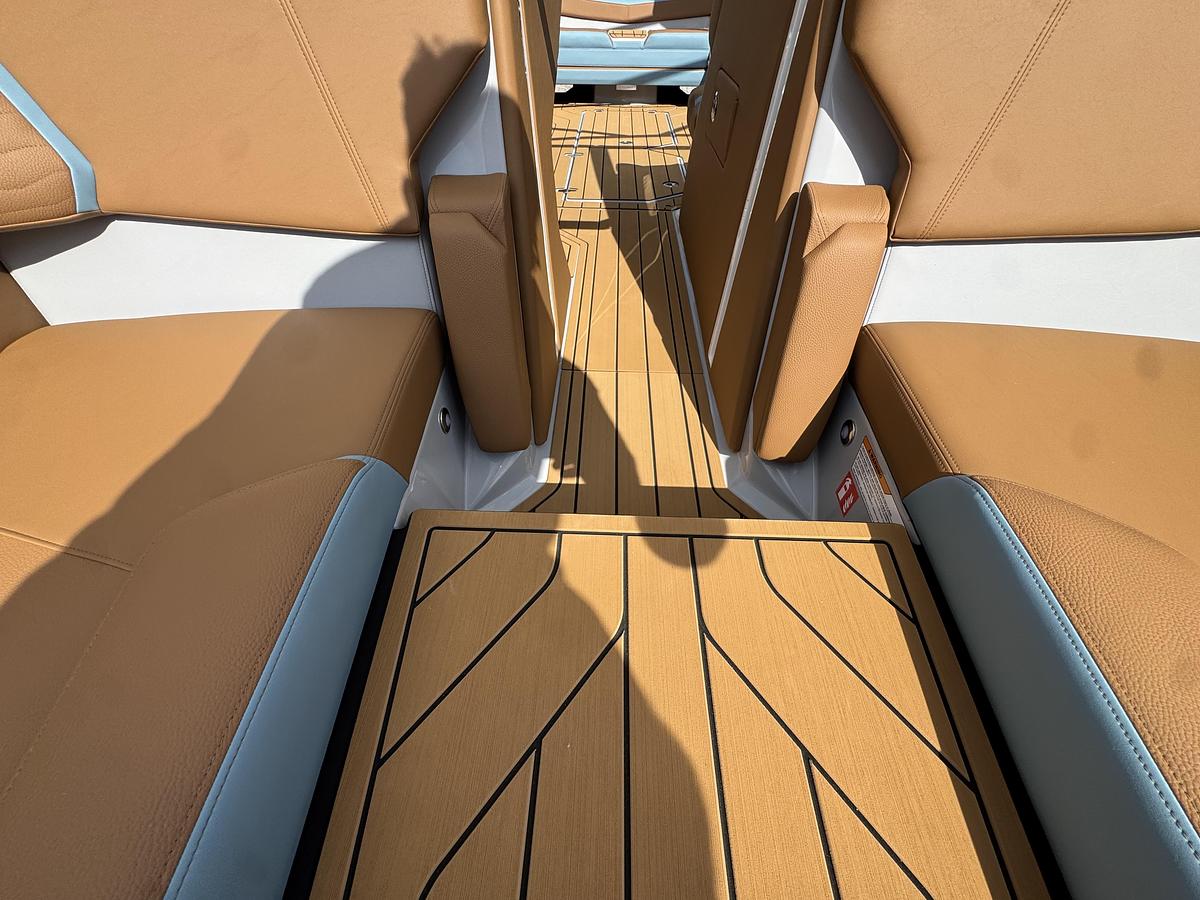 2027 Nautique Super Air Nautique G23