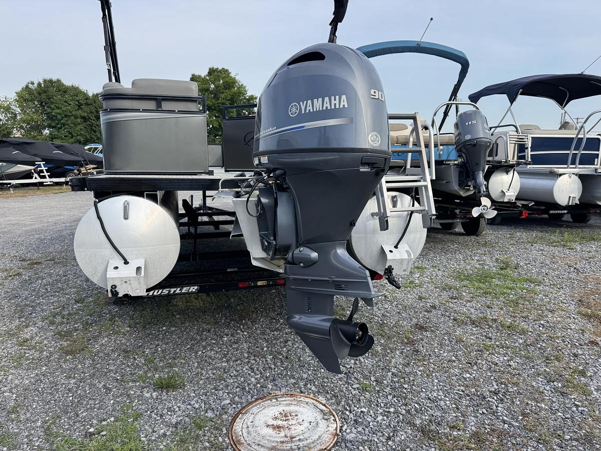Used 2021 Avalon Venture 2280 QL