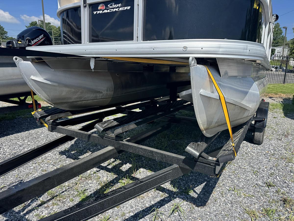Used 2024 Sun Tracker Party Barge 16 DLX