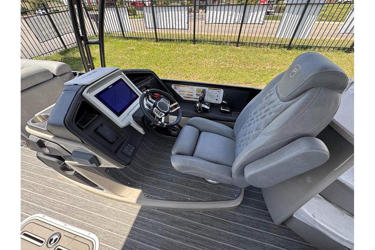 2025 Premier Escalante 330