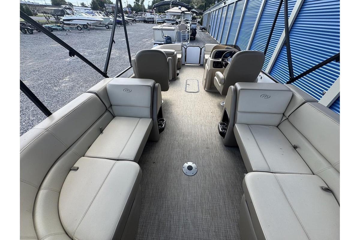 Used 2022 Manitou 23 Aurora LE RF VP II