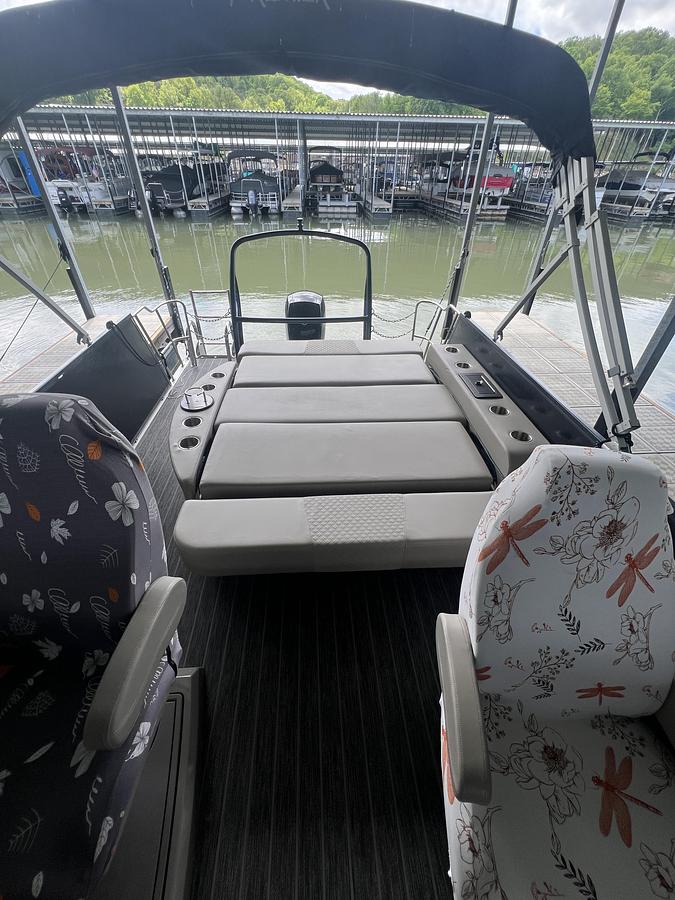 Used 2022 Premier 230 SunSation RL