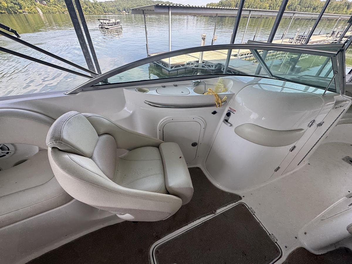 Used 2004 Chaparral 236 Sunesta