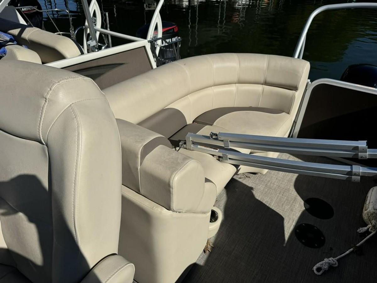 Used 2022 Premier Sunspree RF 230 CL