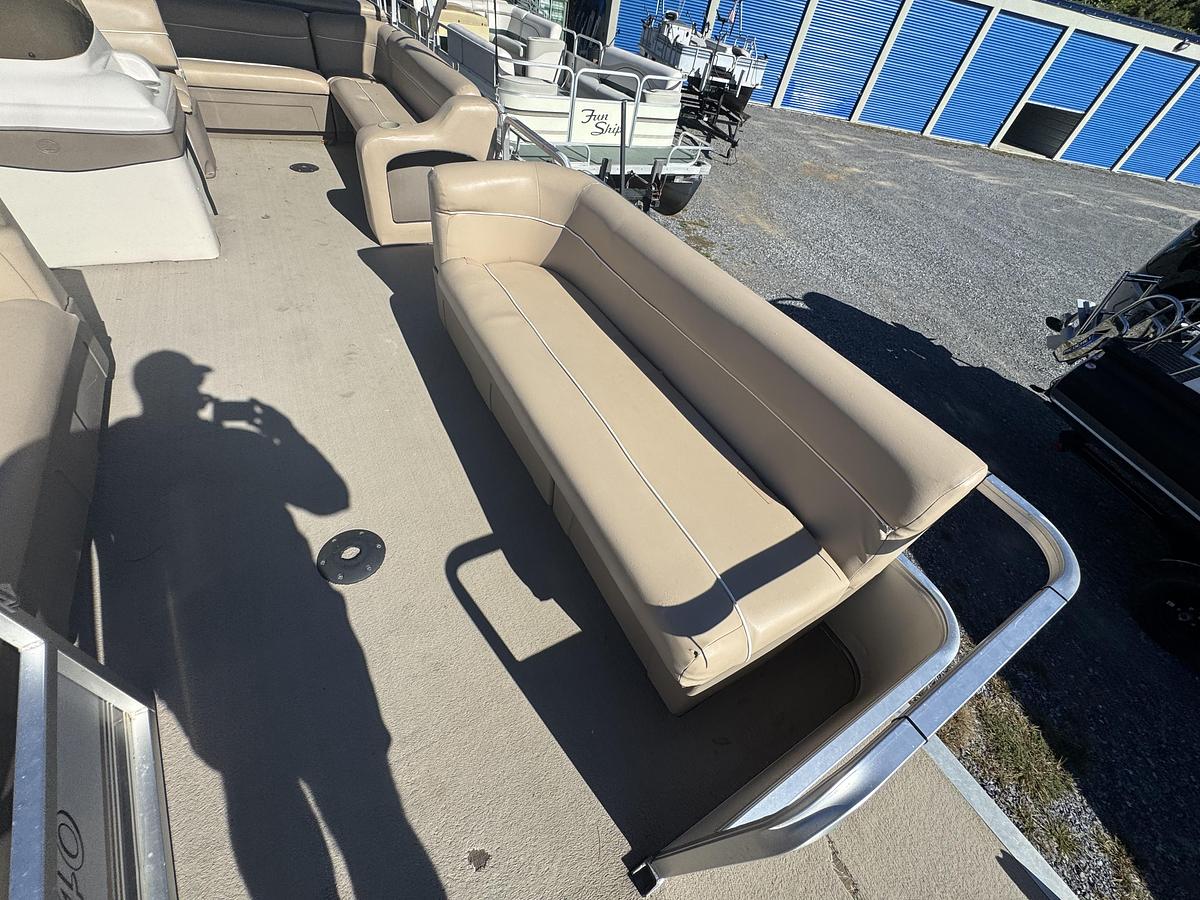 Used 2002 Sun Tracker 240 Party Barge