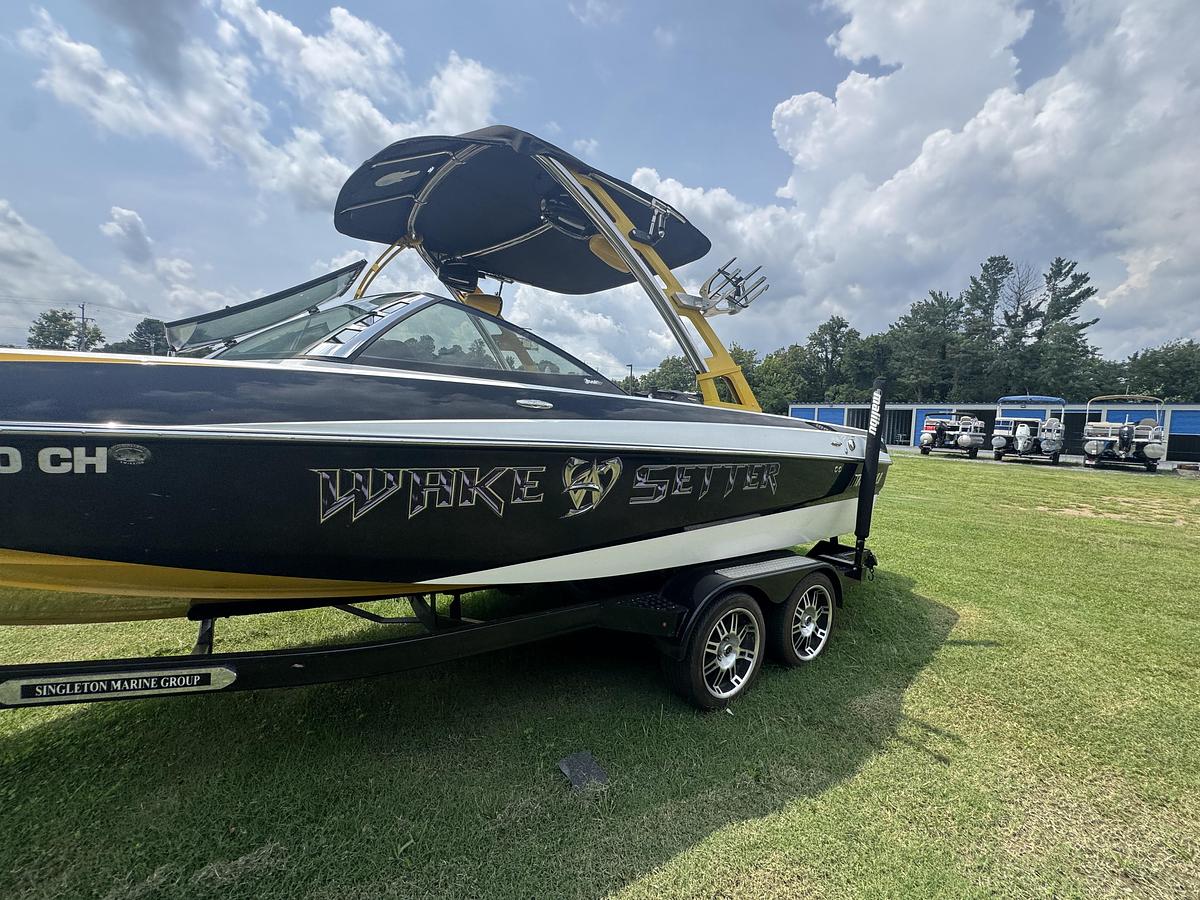 Used 2012 Malibu Wakesetter LSV