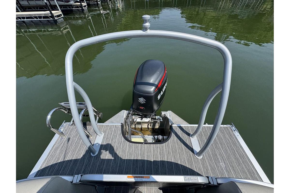 Used 2022 Premier Sunspree RF 230 CL