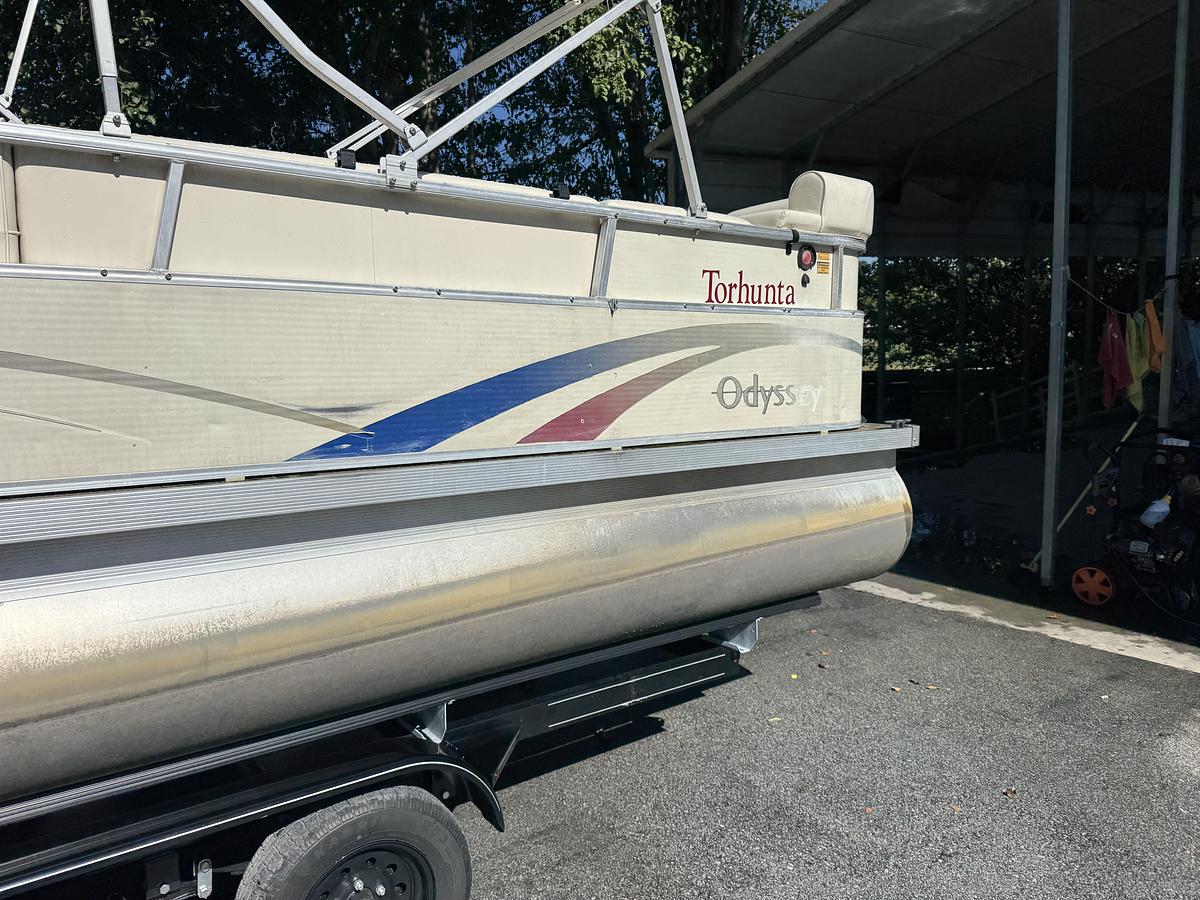 Used 2004 Odyssey 2305 MILLENNIUM
