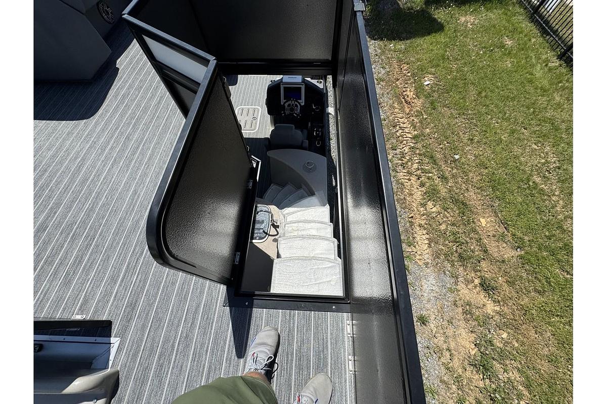 2025 Premier Escalante 330