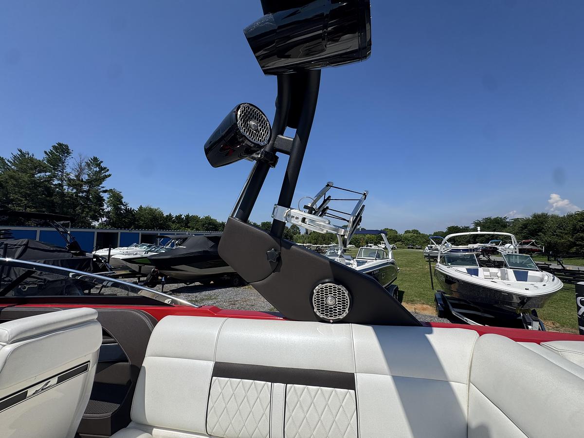 Used 2017 Sea Ray 230 SLX W