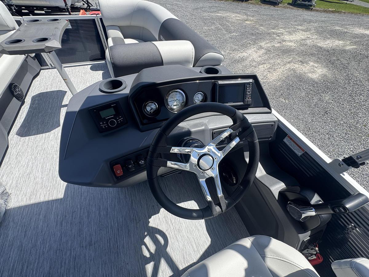 2026 Bennington 22 SSR - Tritoon