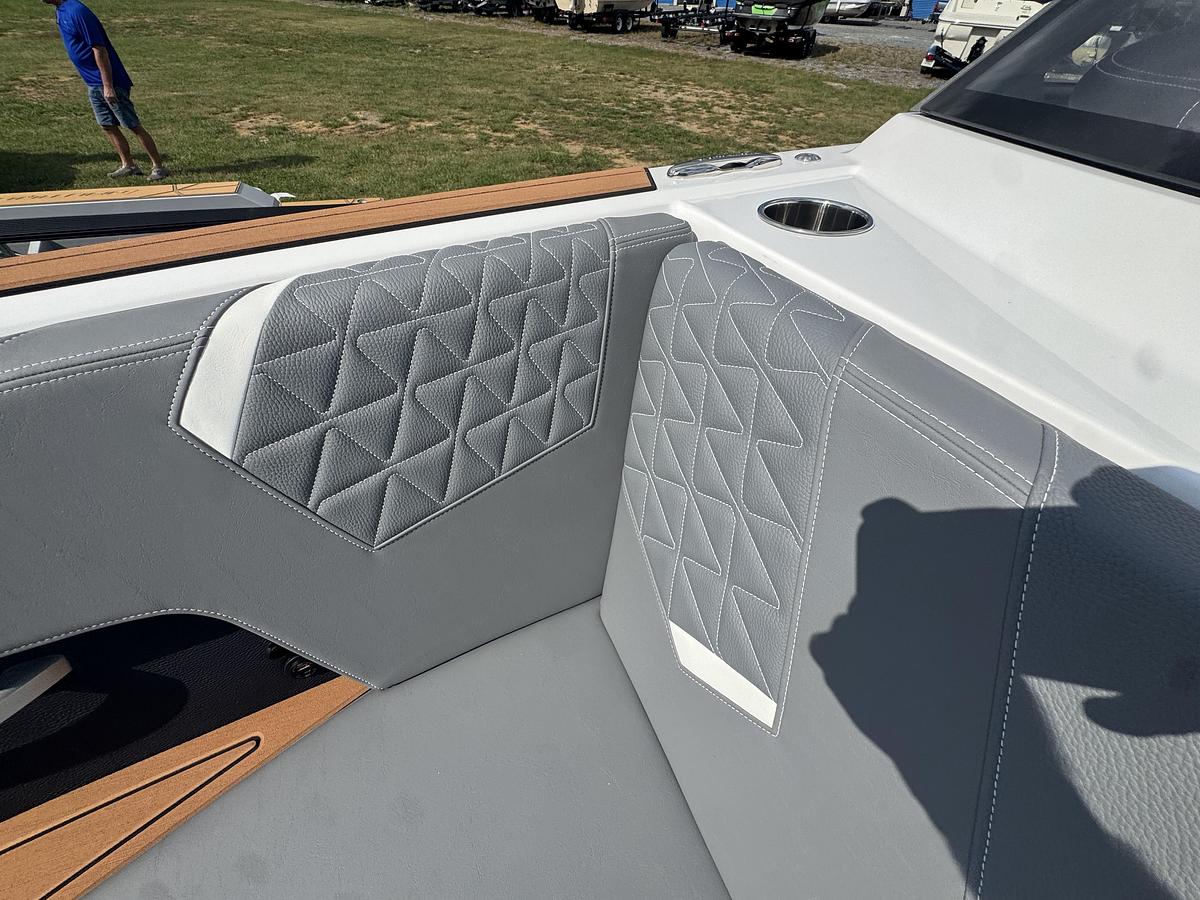 2027 Nautique Super Air GS22