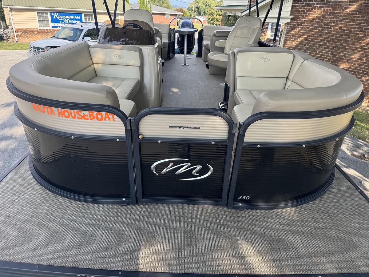 Used 2022 Manitou 23 Aurora LE RF VP II