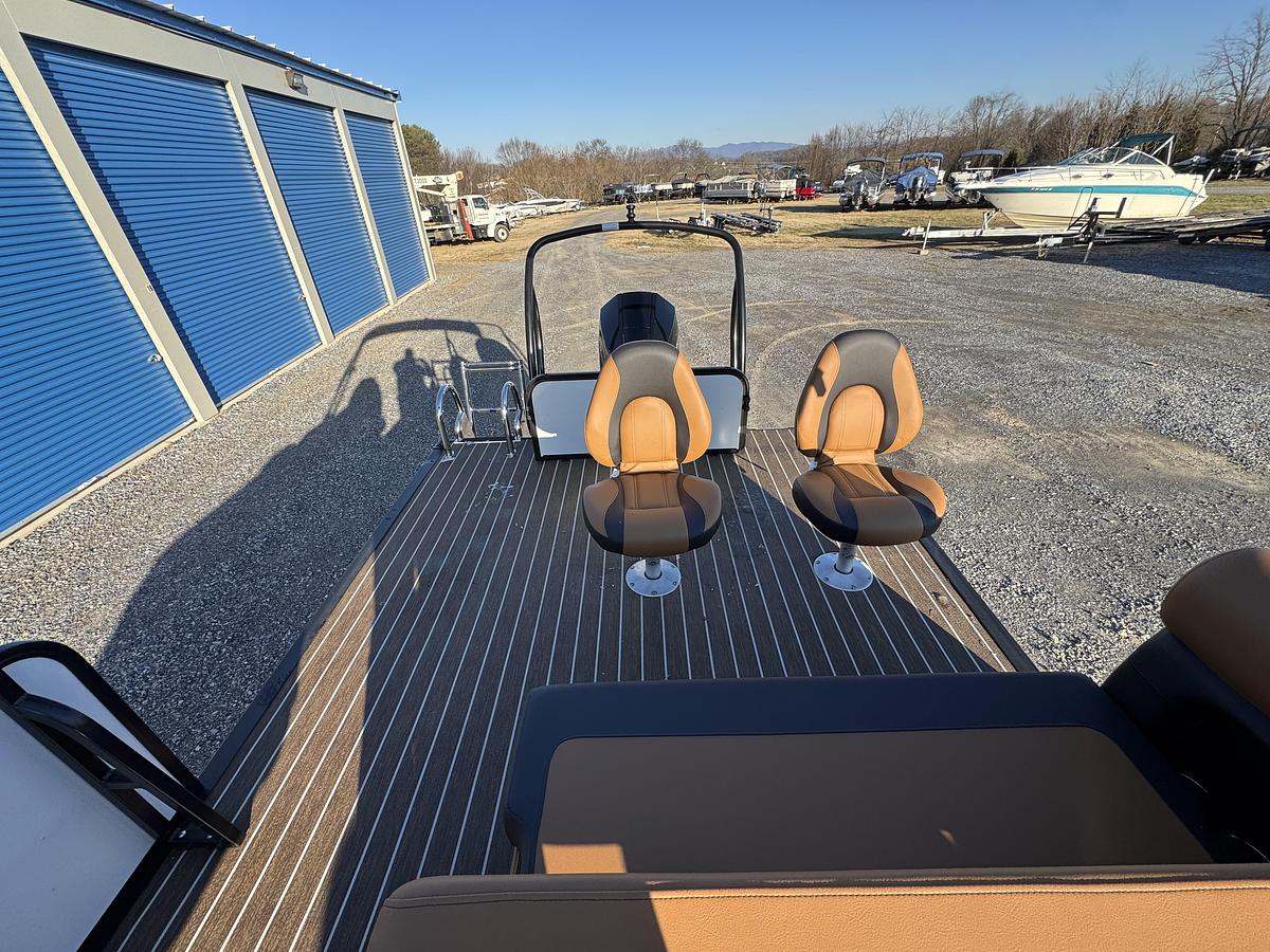 2026 Premier 230 SunSation RS (Rear Social)