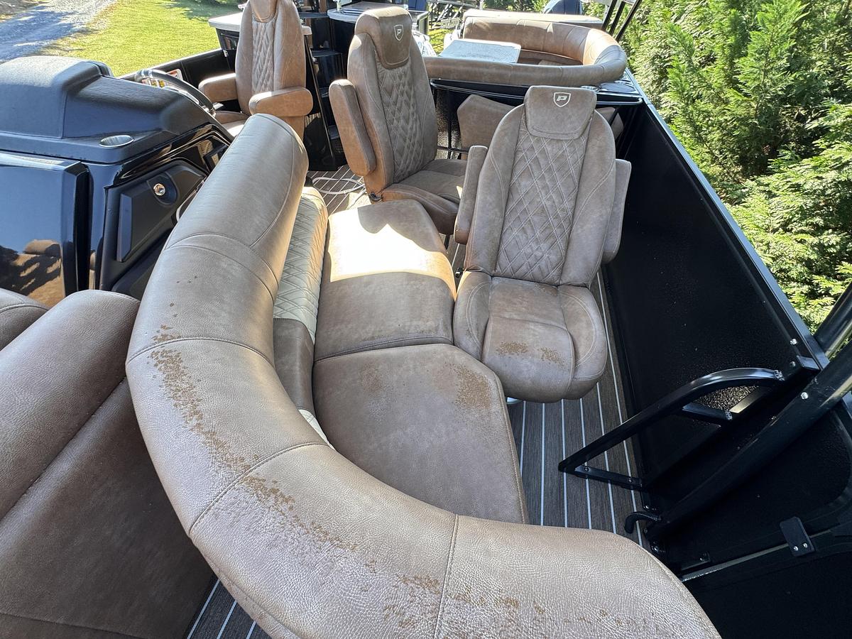 2027 Premier 330 Escalante