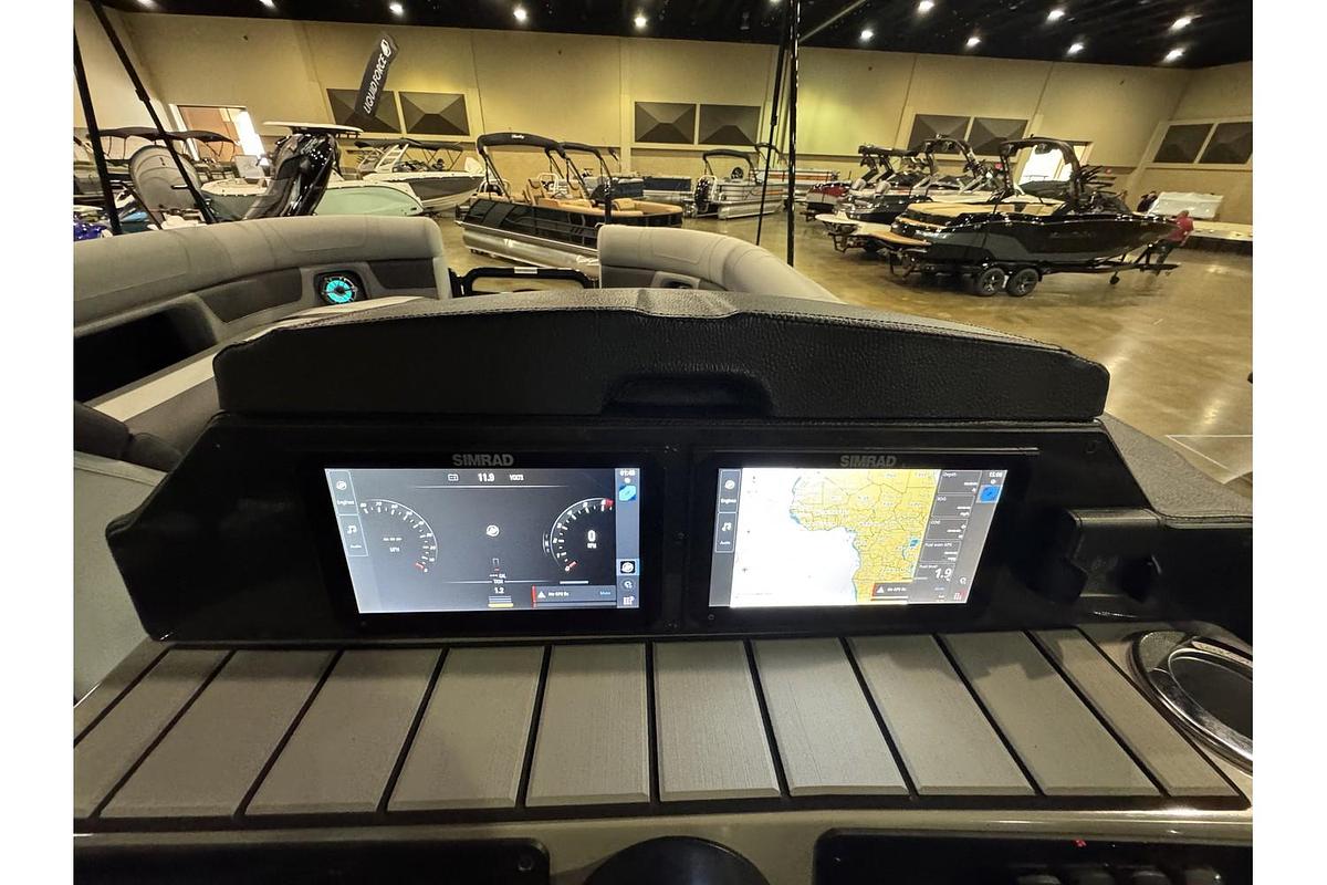 2025 Premier Solaris Rear Social