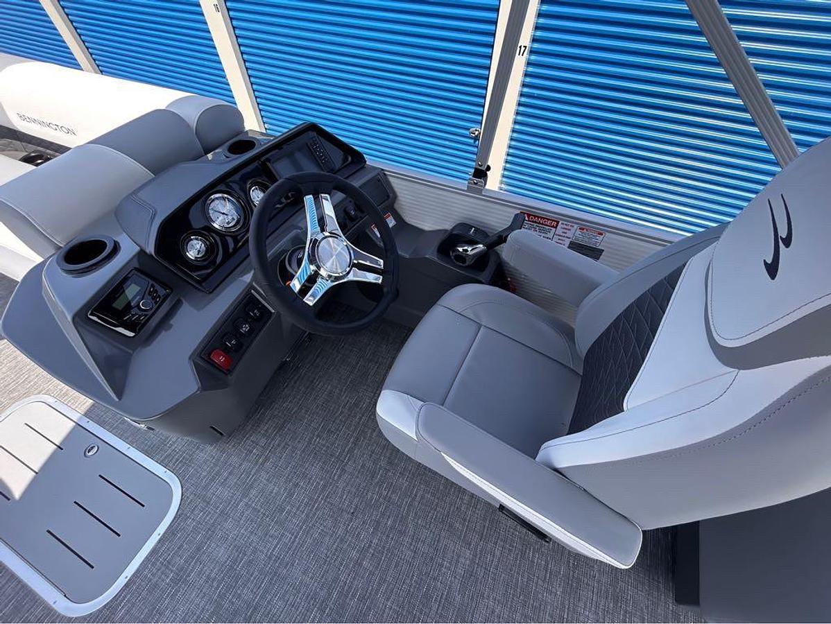 2025 Bennington 22 SSR-SPS