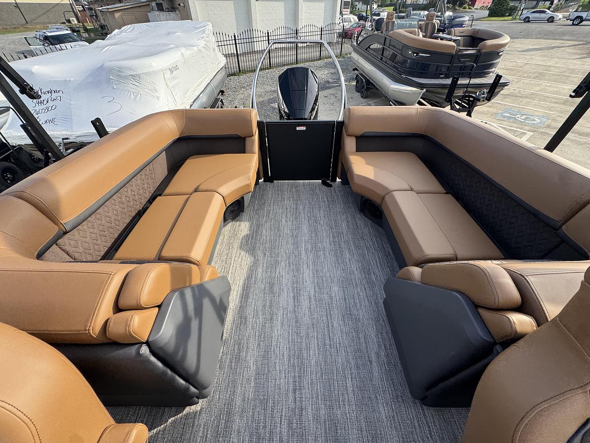 2027 Bennington 22 MFB