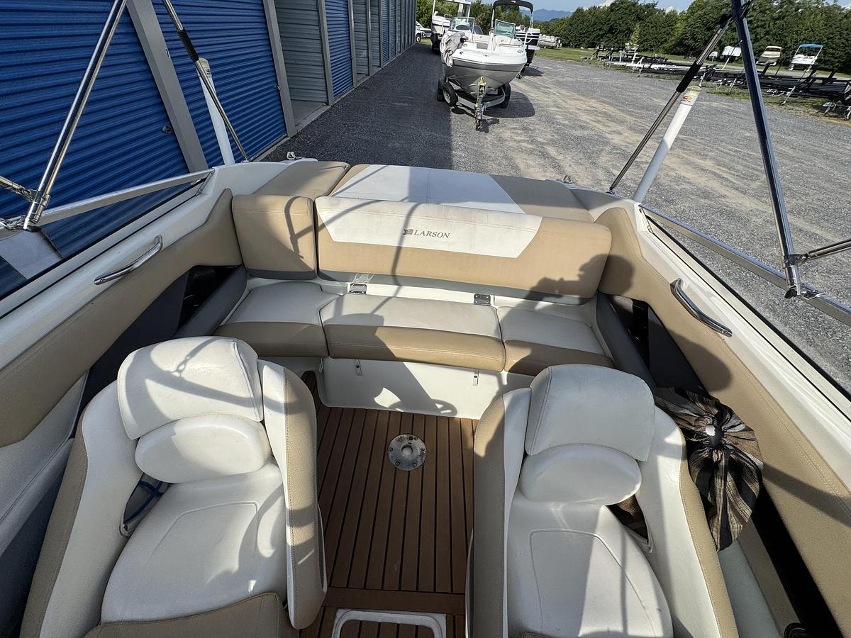 Used 2005 Larson LXI 208