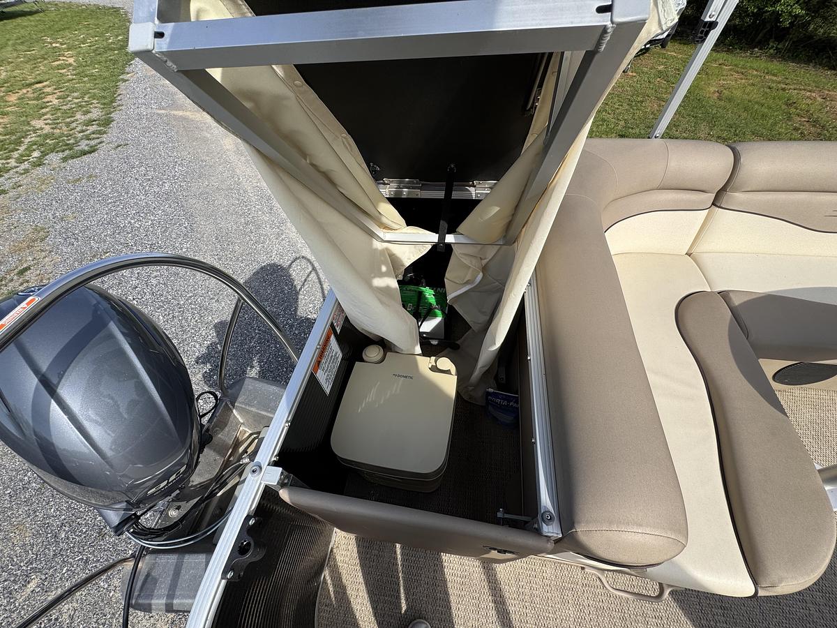 2019 Bennington 22 SL