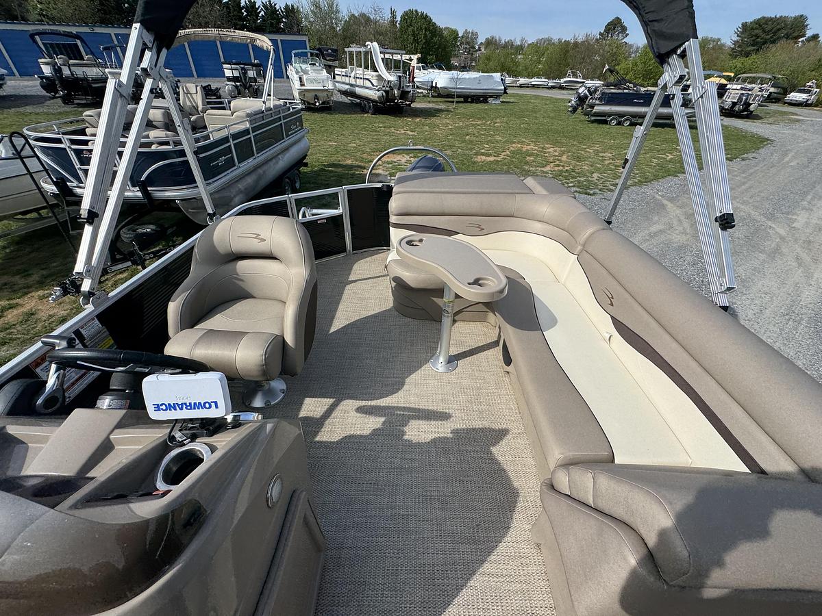 2019 Bennington 22 SL