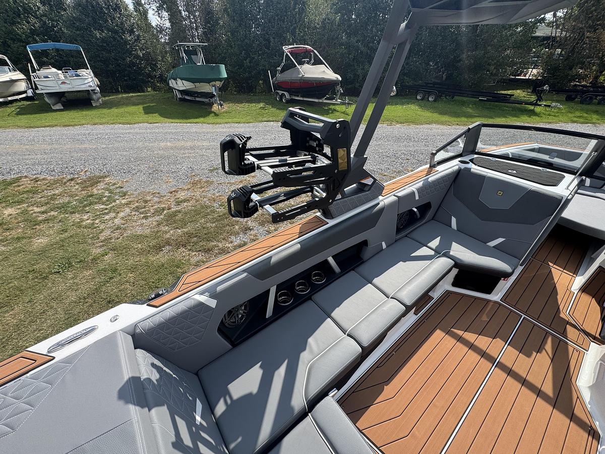 2027 Nautique Super Air GS22