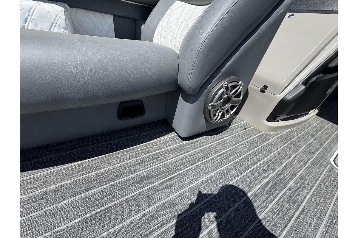 2025 Premier Escalante 330