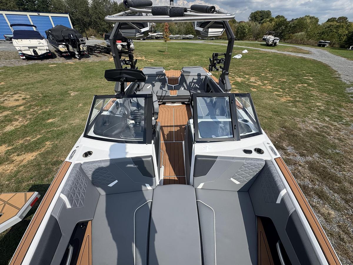 2027 Nautique Super Air GS22