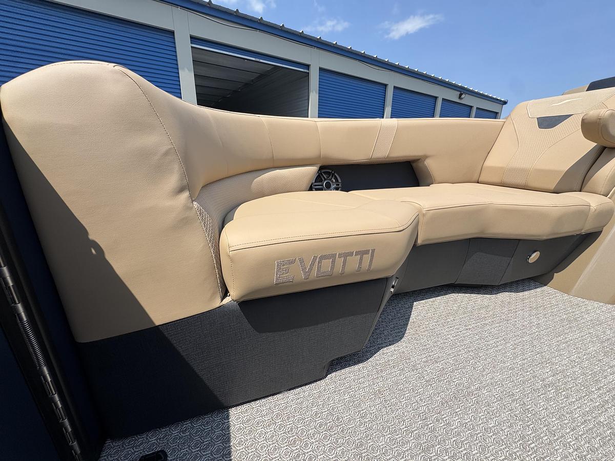 2027 Evotti 523CS 25.5 ft.