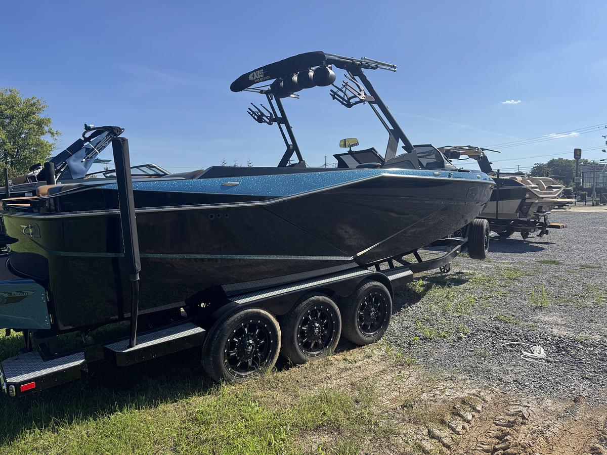 Used 2022 Axis T250