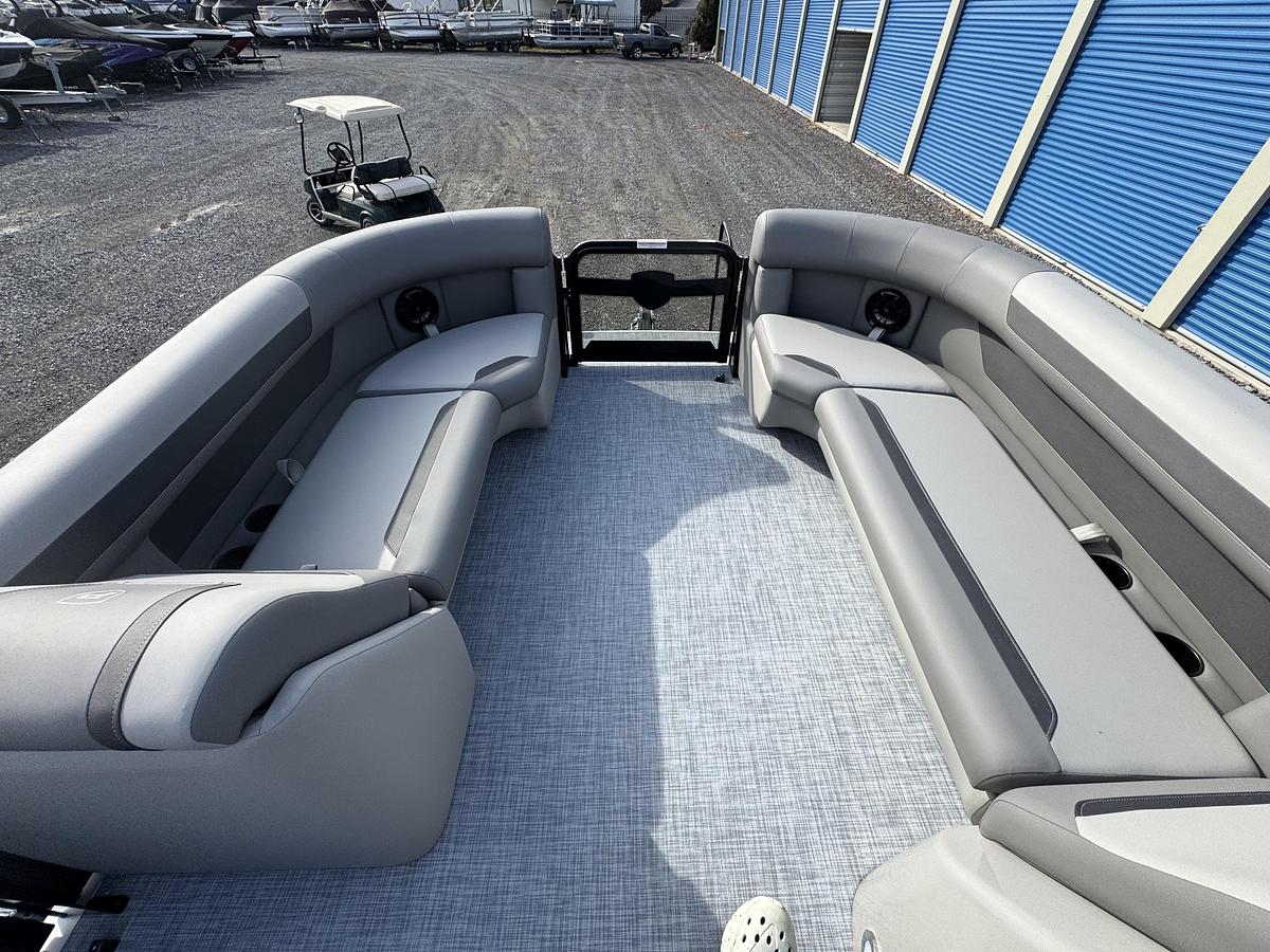 Used 2026 Premier 220 SunScape RE