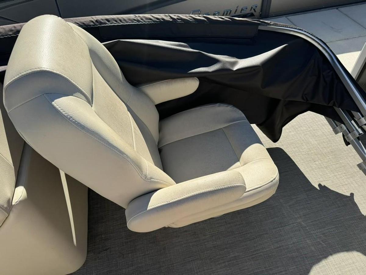 Used 2022 Premier Sunspree RF 230 CL